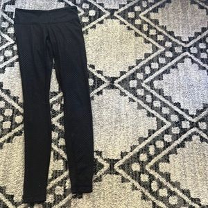 Selling Lululemon dotted pants! Greta condition and will wash before shipping!!